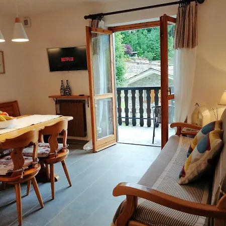 House L'amour Dans Les Montagnes By Holiday World *